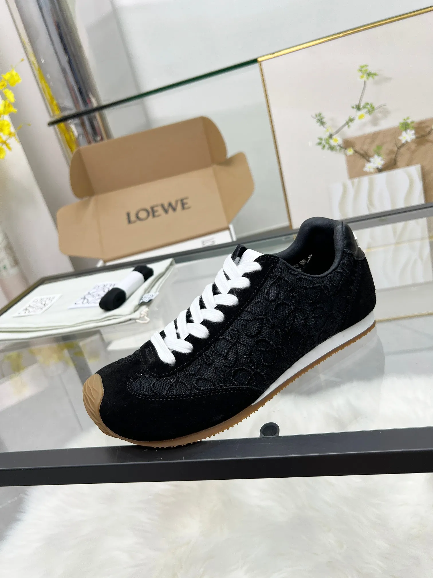 👟👟Ex-factory price 460👟👟 Men's size +10 2025 early spring new style, same style as Wang Yibo! Loewe Ballet Runner 2.0 sneakers for couples. New color matching retro series running shoes. Standard size: women's size 35-40, button +10. Men's size. 39-45, button ➕10.